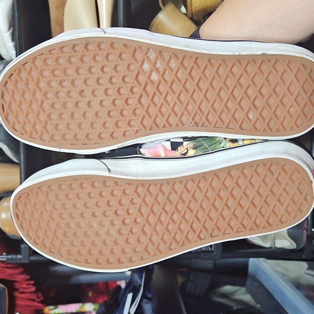 VANS Sk8-Hi | High Top | Arch Support | Black/Floral | M 9 | W 10.5 - Picture 2 of 4